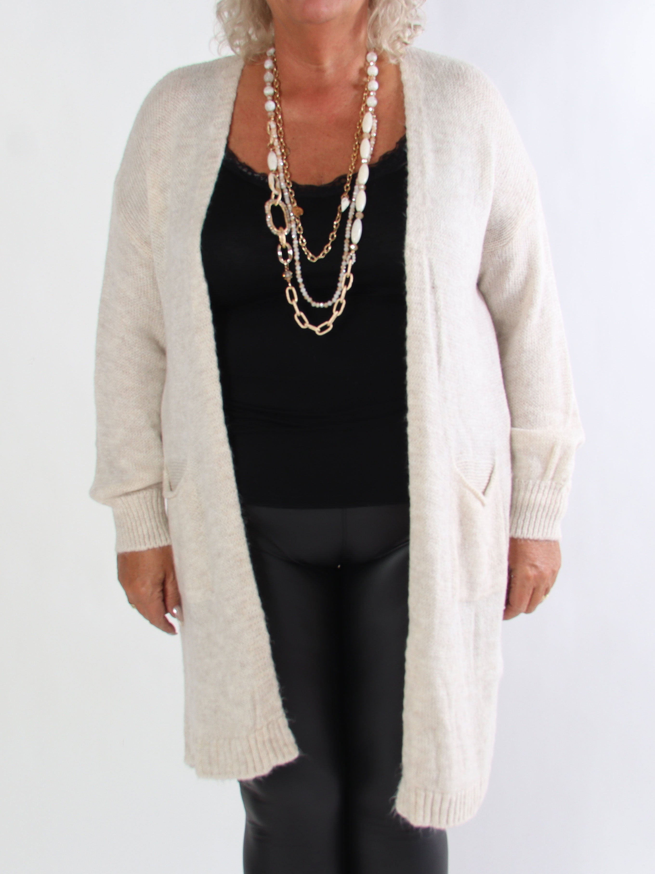 Valentine - Stickad plus size kofta med fickor